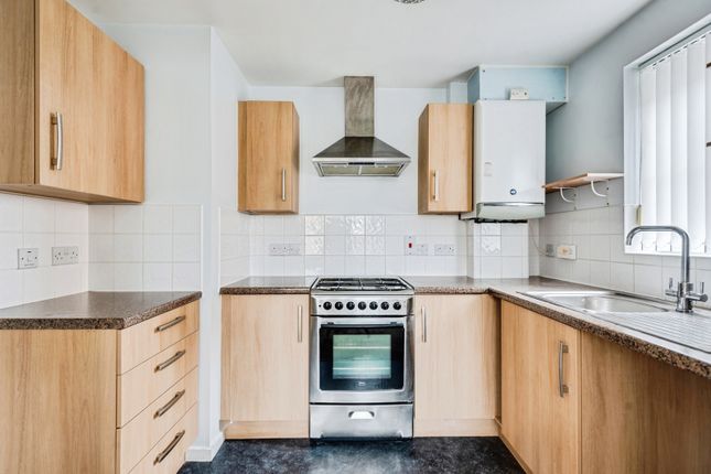 Flat 6, Firhill House, 5, Twickenham Close, Wiltshire photo 3