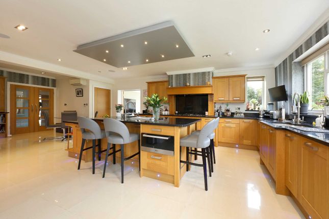 Wych,, Vicarage Way, Buckinghamshire photo 2