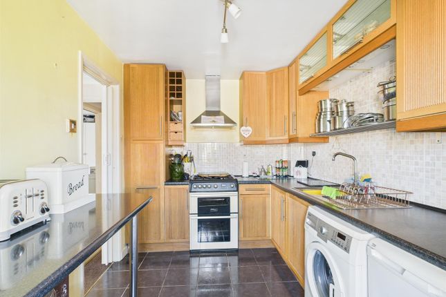 50, Pwll-Y-Waun, Porthcawl photo 4