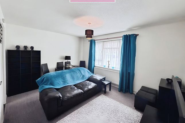 219, Lullingstone Avenue, Swanley photo 2