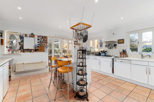 7, Chestnut Drive, Bishop's Stortford photo 2
