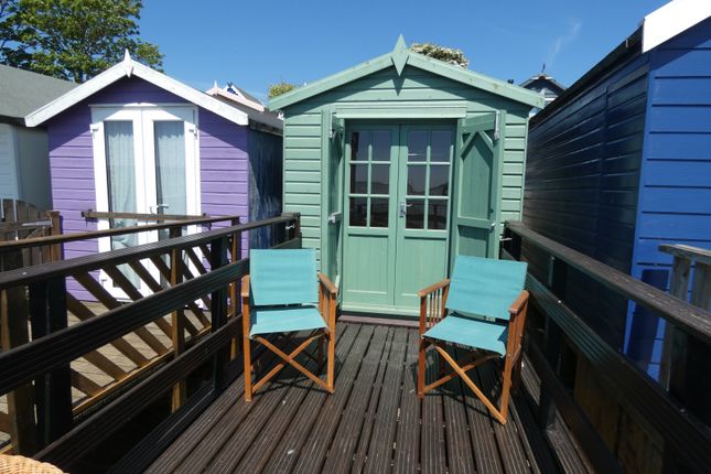Beach Hut 37 The Spinney, Victoria Esplanade, West Mersea, Colchester photo 5