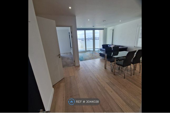 1-bed flat on Carrick House, Newham Royal Docks, E16 2Su, £2,200/mo