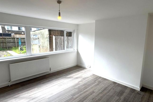 11, Hillview Crescent, Newport photo 4