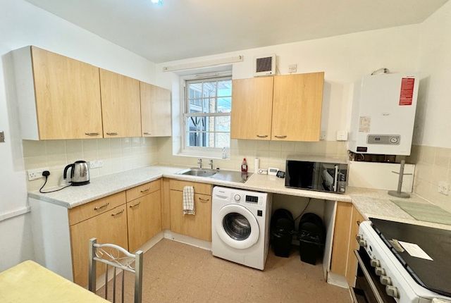Thumbnail Flat to rent in Carnwath Road, London