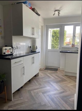11, Larput Place, Cheltenham photo 3