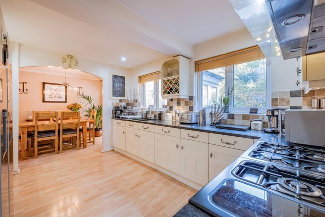 Hazelwood Close, Tunbridge Wells photo 3