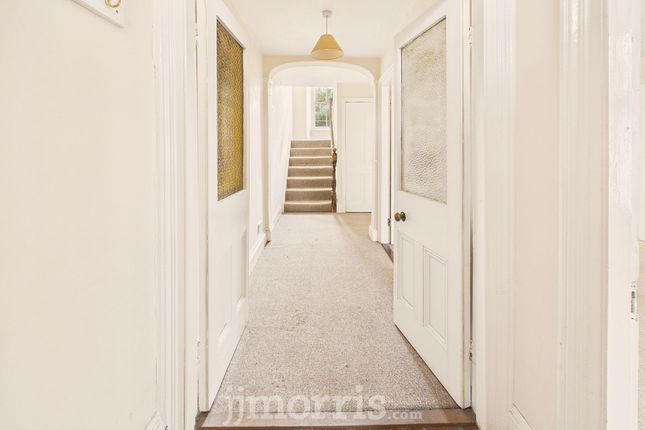 5 West Street, Fishguard photo 4