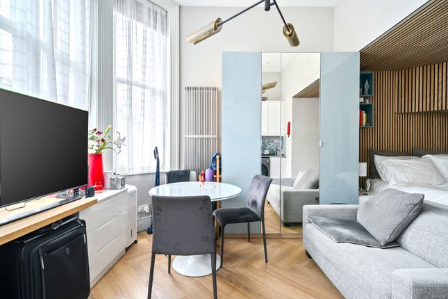 Flat 3b, 24 Bina Gardens, LONDON photo 5