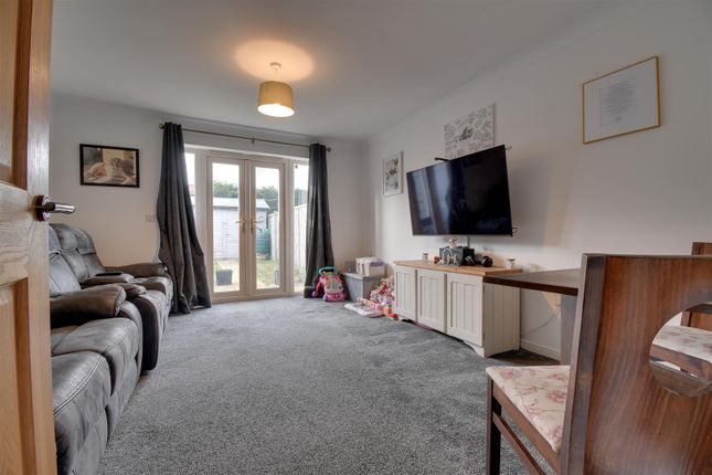 12, Barnard Meadows, Kirton Lindsey photo 2
