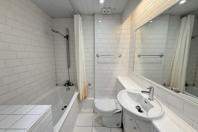 Flat 29, 105, Hallam Street, London photo 4