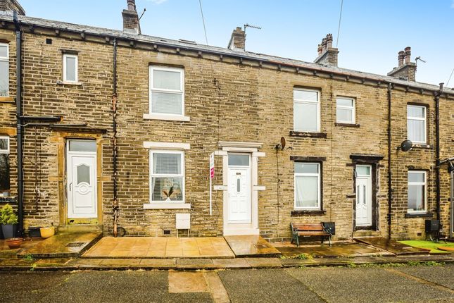 Thumbnail Terraced house for sale in Stoodley Terrace, Halifax