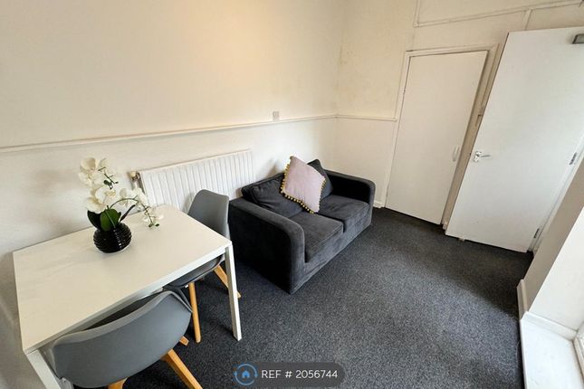 Flat to rent in Chesterfield Road, St. Andrews, Bristol