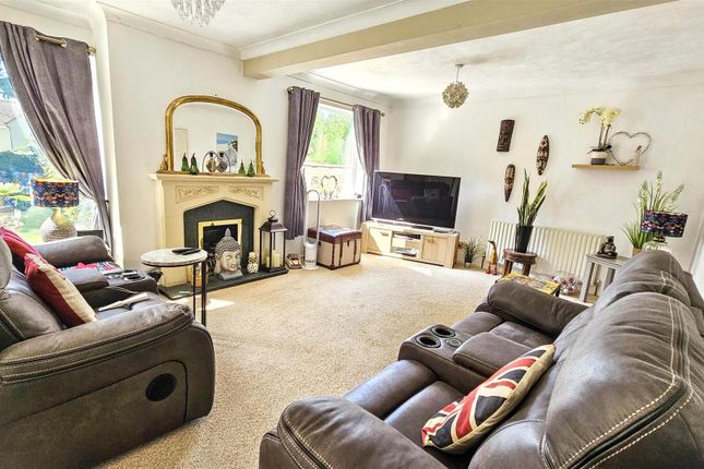 4, Silverwood Close, Leicester photo 4