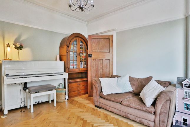 10, St. Michaels Villas, Leeds photo 4