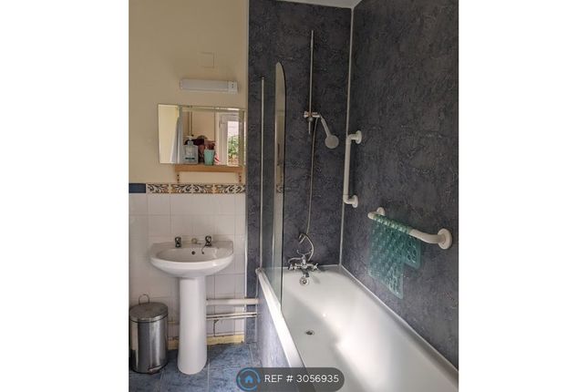 Flat   Ranelagh Road, Felixstowe photo 5