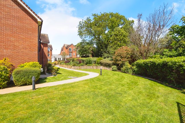 29, Pegasus Court (Exmouth), Exmouth photo 2
