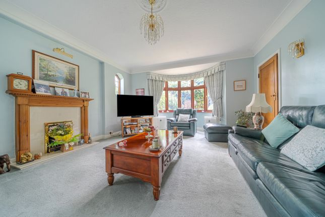 3, Coombe Close, Wollaton photo 2