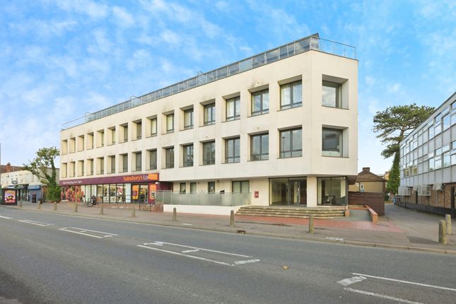 Flat 8, Deacons House, 61, High Road, Broxbourne photo 3