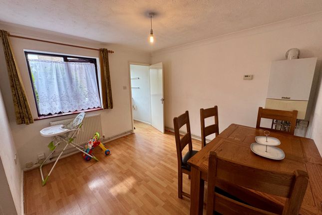 5, Florence Close, Harlow photo 3