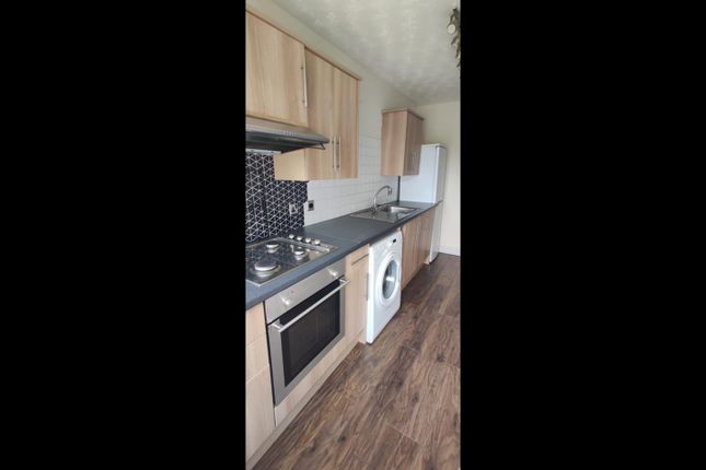86, Claverley Green, Luton photo 5