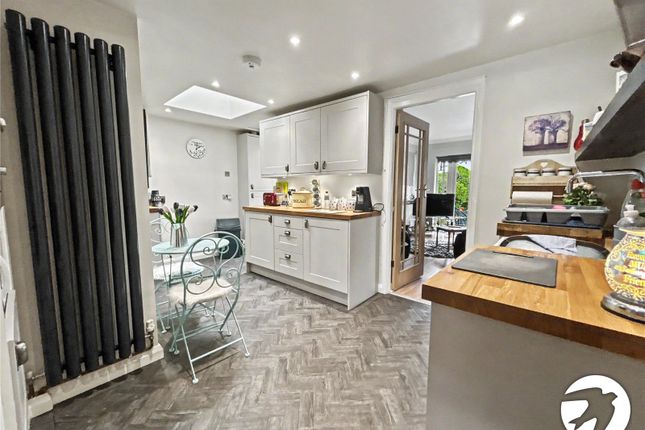8, Radnor Avenue, Welling photo 2