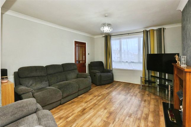 19, Gort Crescent, Hampshire photo 4