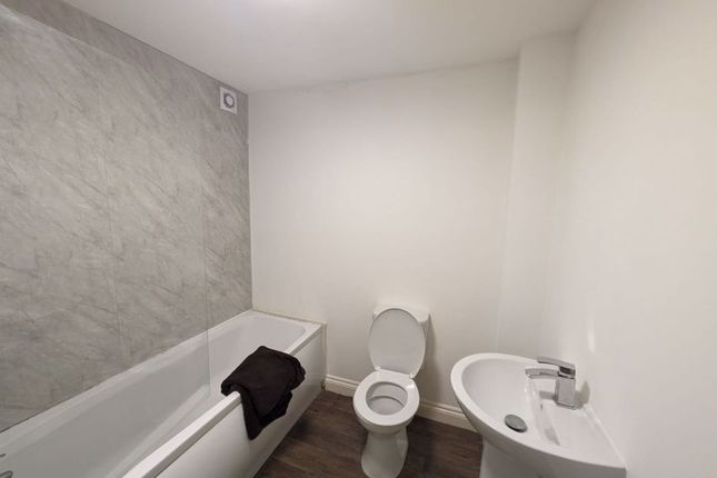 110b, Hendal Lane, Wakefield photo 2