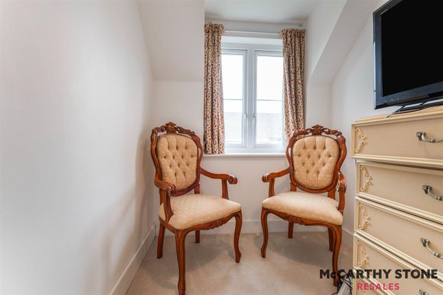 Flat for sale in Park House, Old Park Road, Hitchin