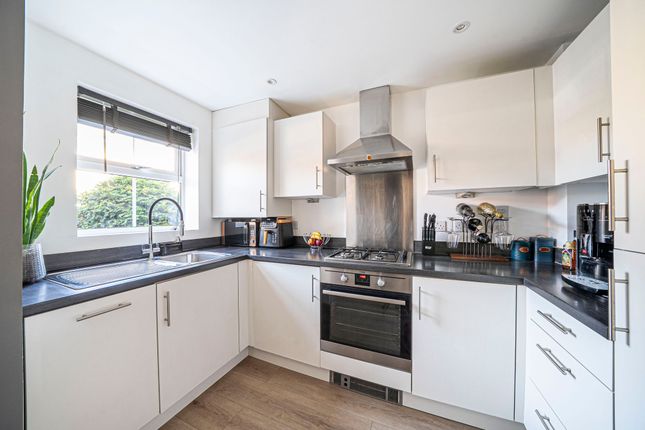 27 Fleece Close, Andover photo 3