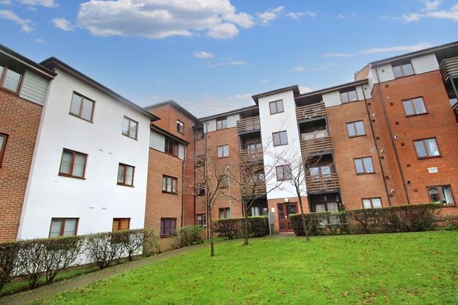 Thumbnail Flat for sale in John North Close, High Wycombe