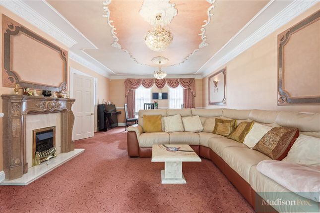 4, Audleigh Place, Essex photo 3
