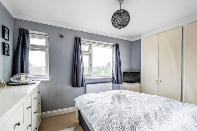 10a, Woodlodge, Woodfield Lane, Ashtead photo 3