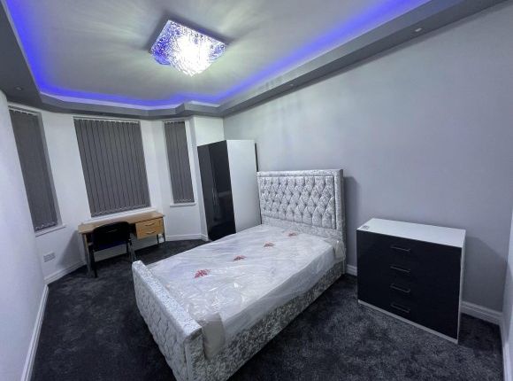 Bedroom Photo 1