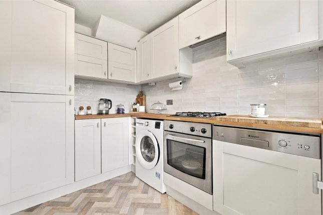 4, Finchmoor, Essex photo 4