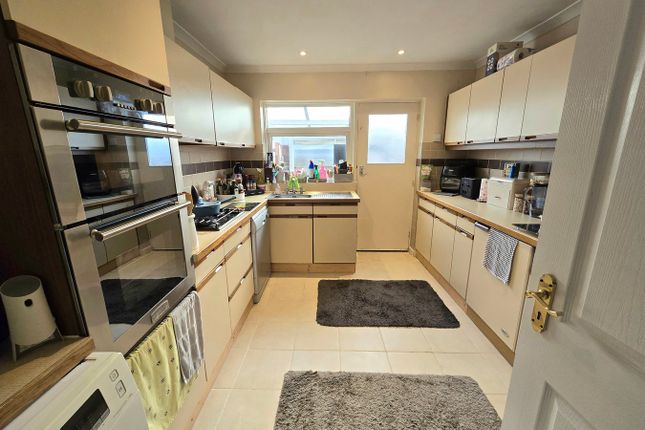 1, Berwick Close, Bexhill-on-Sea photo 4