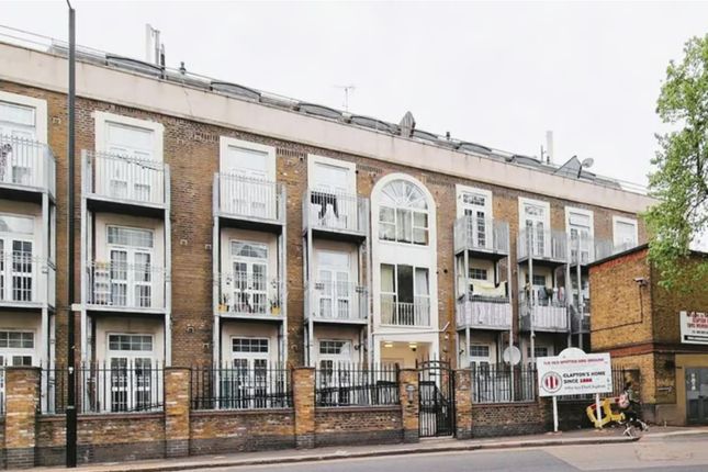 Flat to rent in Upton Lane, London