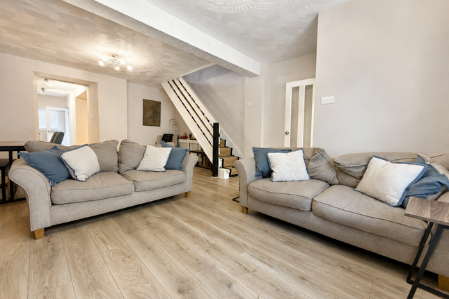 235, Clydach Road, Swansea photo 4