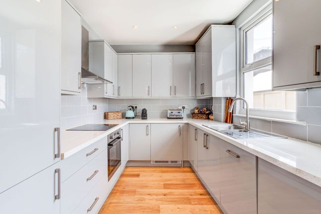 2B Clyde Road, Brighton photo 2