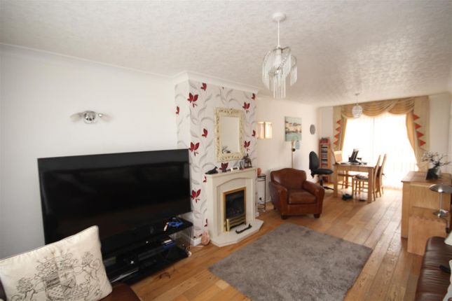16, Arthingworth Close, Coventry photo 4