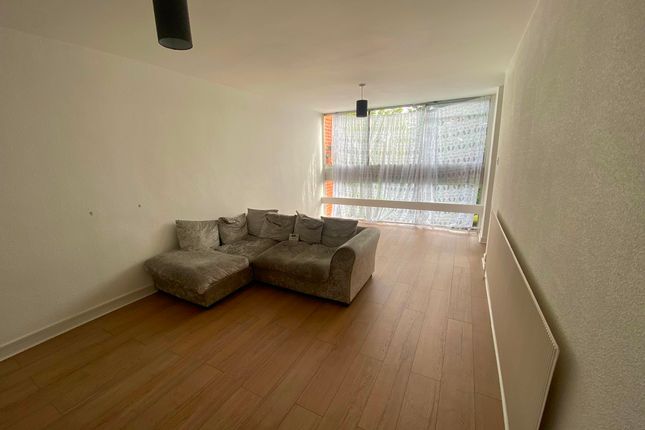 Flat 62, Lyndwood Court, Leicester photo 2
