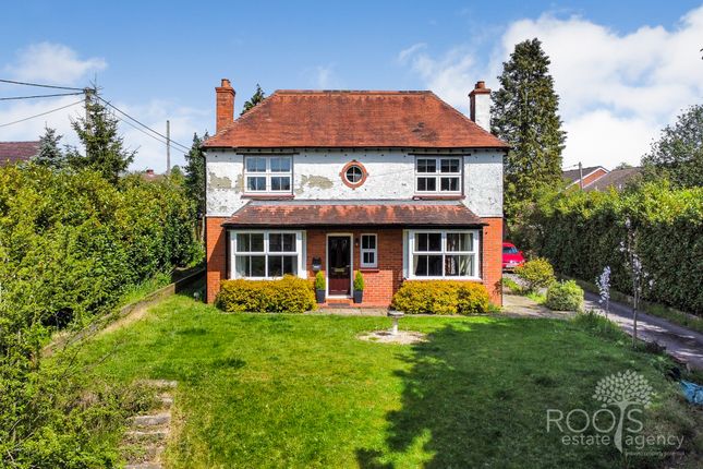 Thumbnail Detached house for sale in Lower Way, Thatcham, West Berkshire