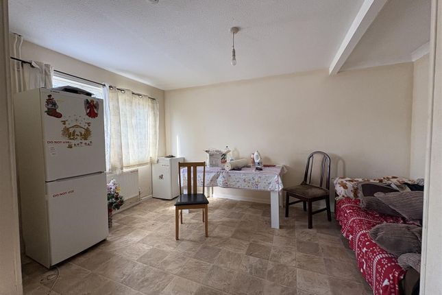 8, Wheatcroft, Littlehampton photo 4