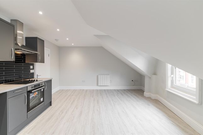 Flat 2, 213, Whitley Road, Whitley Bay photo 5
