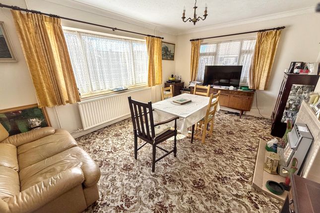 11, Kirkland Close, Rustington photo 2