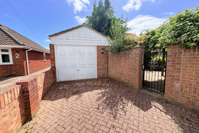 82, Mays Lane, Fareham photo 4