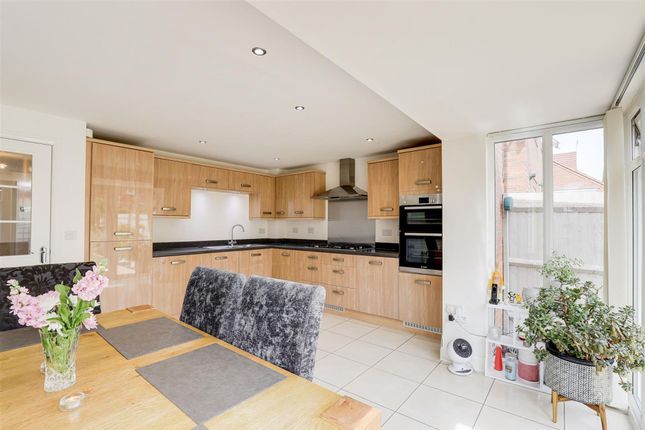 29 Hobben Crescent, Nottingham photo 3