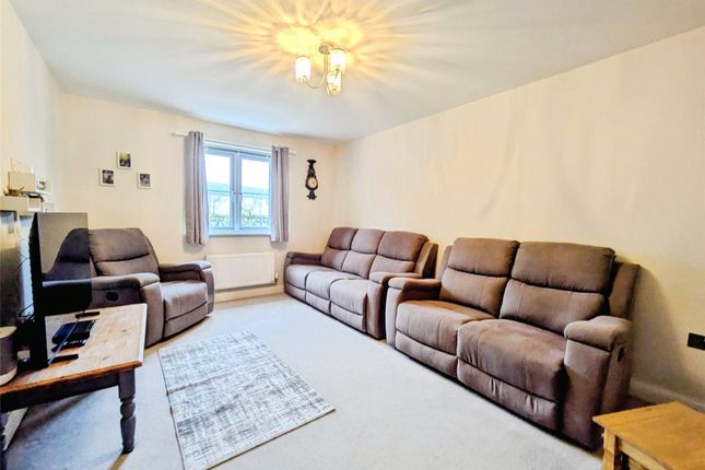 7, Davey Close, Cornwall photo 3