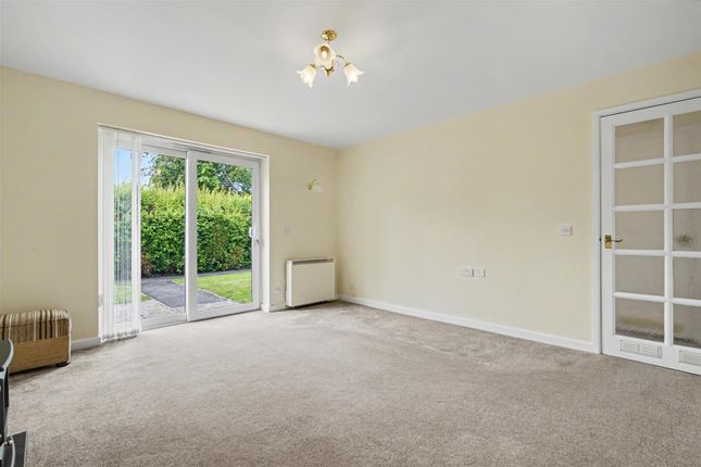 6, Cooke Close, Nottingham photo 3