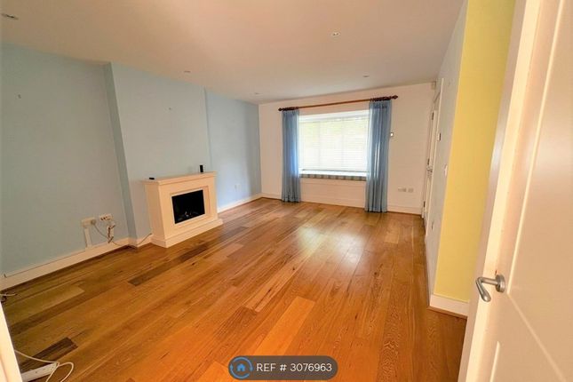 Oaks Cottage, Kings Hill, West Malling photo 3